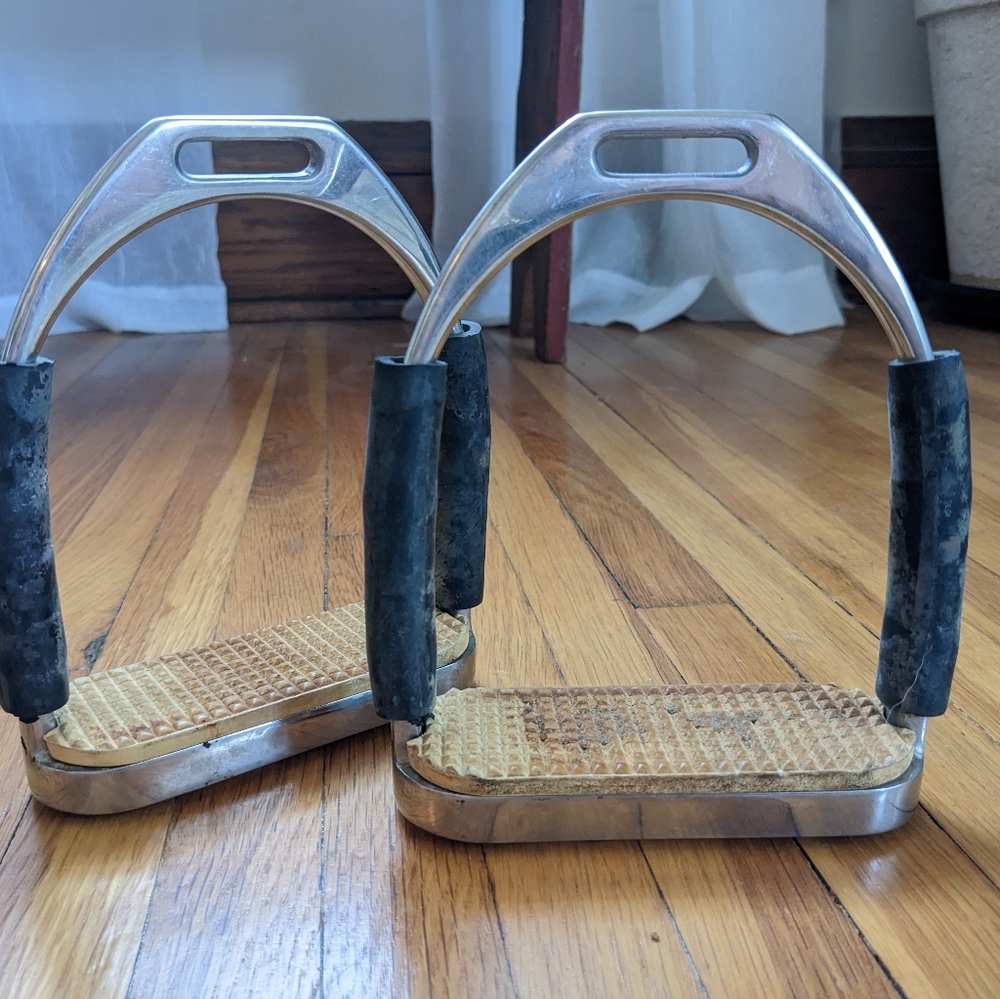 Equestrian stirrups